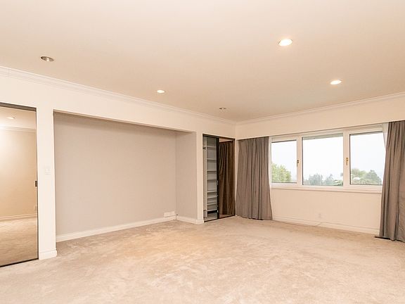 4th image of 770 King Georges Way