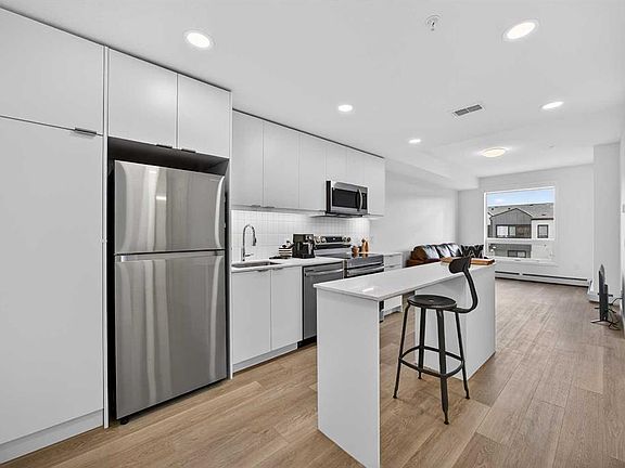4th image of 8500 S 19th Ave SE #2310
