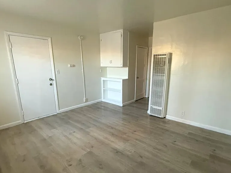 10961 S Figueroa St — Photo 5