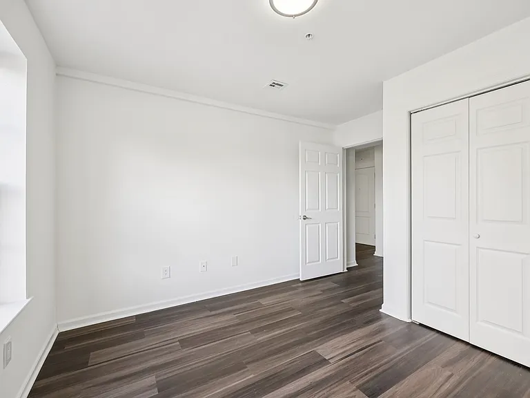 394 S Harrison St. — Photo 4