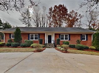 400 Sherwood Forest Rd, Winston Salem, NC 27104
