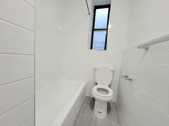 3rd image of 2838 Bronx Park E #X16
