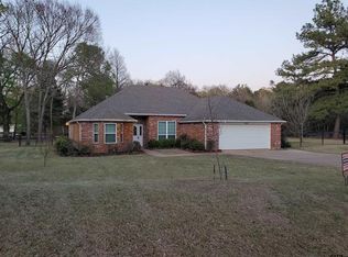 17071 Pennie Ln, Flint, TX 75762