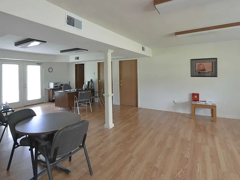 Westwood Apartments — Photo 24
