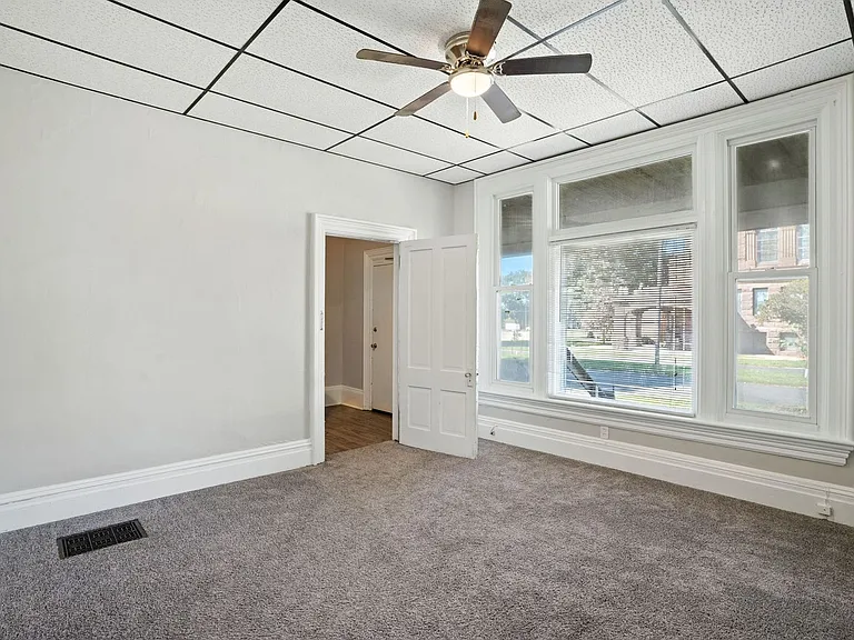 325 Kirkwood Blvd — Photo 8