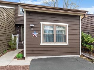 105 Tuller Rd, North Syracuse, NY 13212