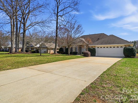 3rd image of 1855 Cameron Heights Cir