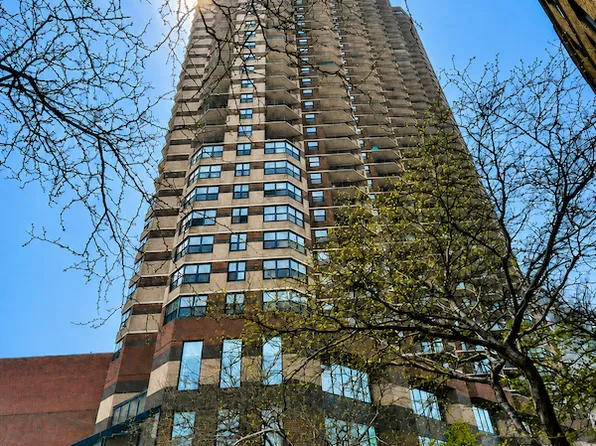 3660 N Lake Shore Dr, Chicago, IL
