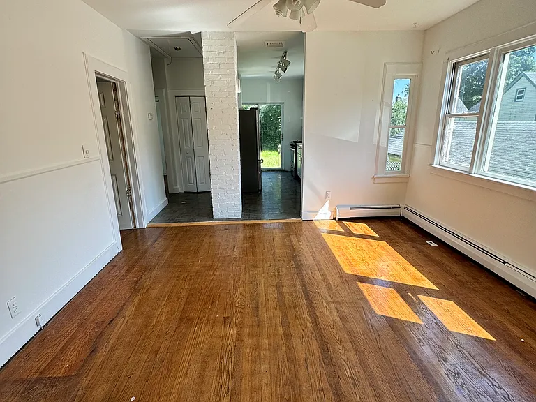 18 Union Ave — Photo 6