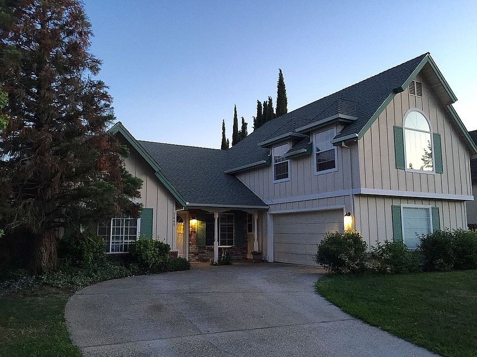 1st image of 1445 Oak Grove Dr