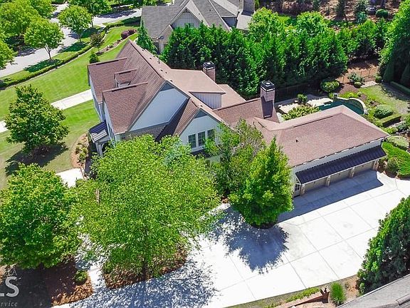 5th image of 255 Newhaven Dr