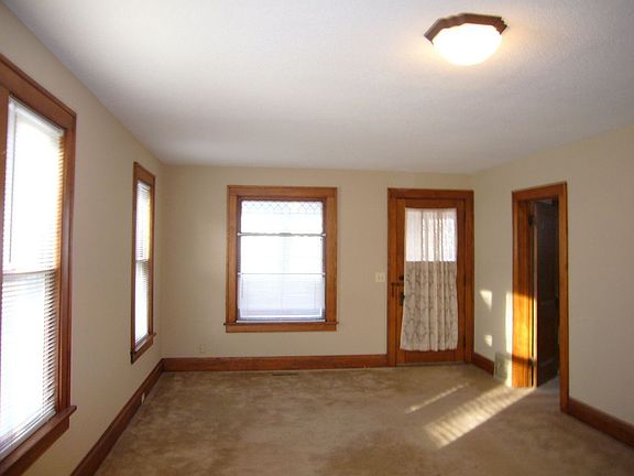 4th image of 4109 Quincy St NE