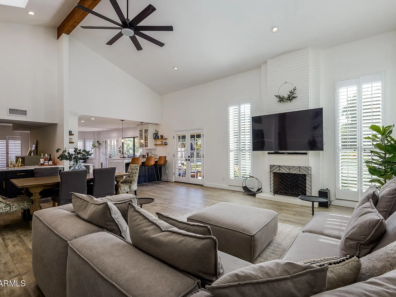 4 bed, 2.5 bath, 2800 sqft, $6,800 — Photo 4