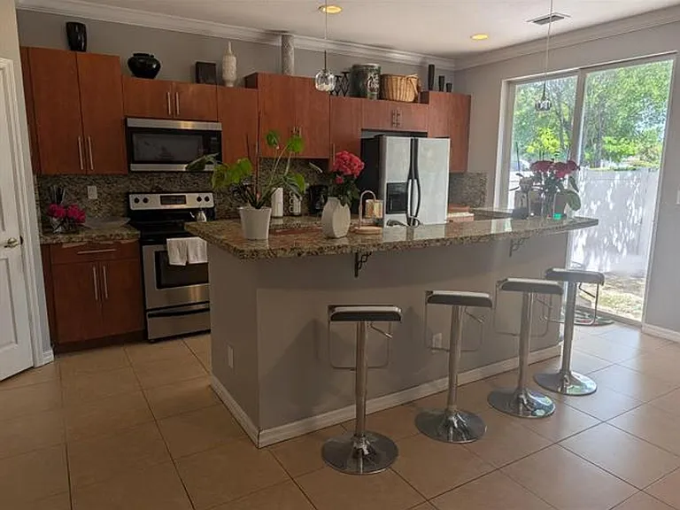 238 SE 2nd Ave #Townhouse 238 — Photo 6