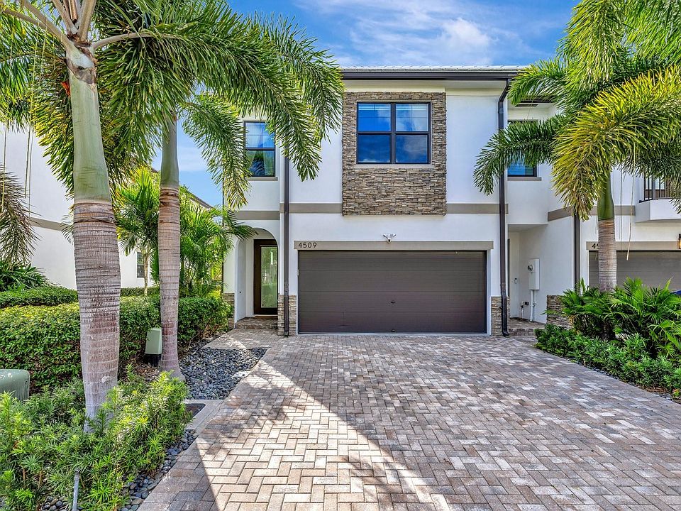 1st image of 4509 E Aqua Bella Ln