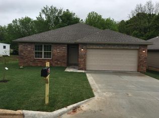 944 W Meadowmere St, Springfield, MO 65807