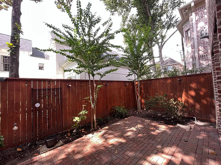27 Lana Ln #A — Photo 49