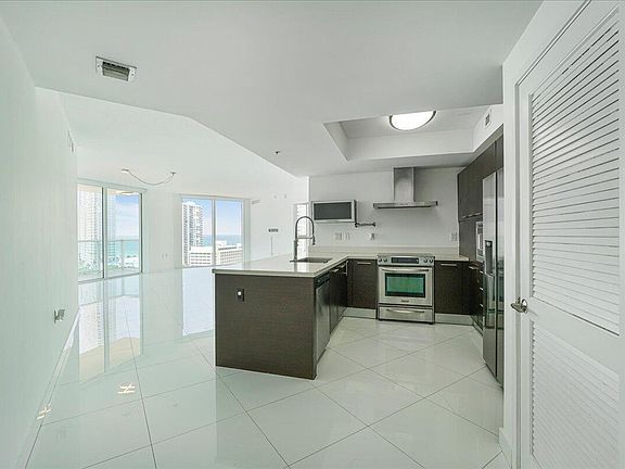 5th image of 200 SUNNY ISLES Boulevard #2-1701