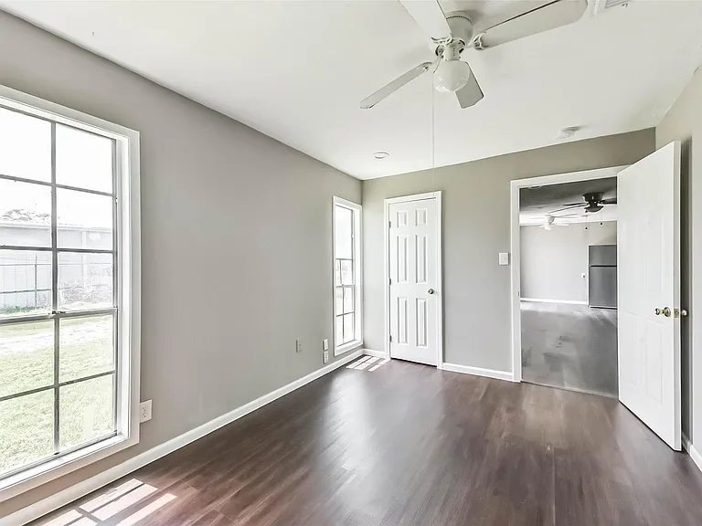 14249 Brownsville St — Photo 15
