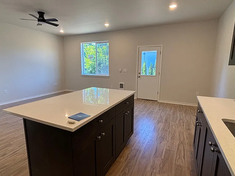 2723 NW 12th Ave — Photo 5
