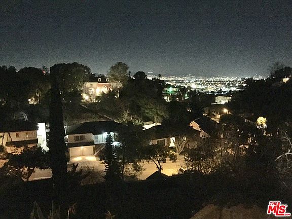 4th image of 3875 Mount Vernon Dr