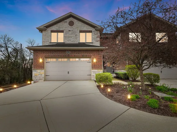 2211 Maple Hill Ct, Downers Grove, IL 60515