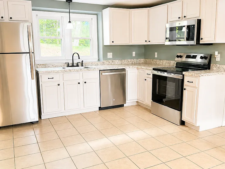 Open Concept Kitchen (empty)