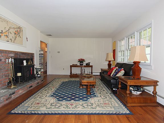4th image of 550 Underhill Ave