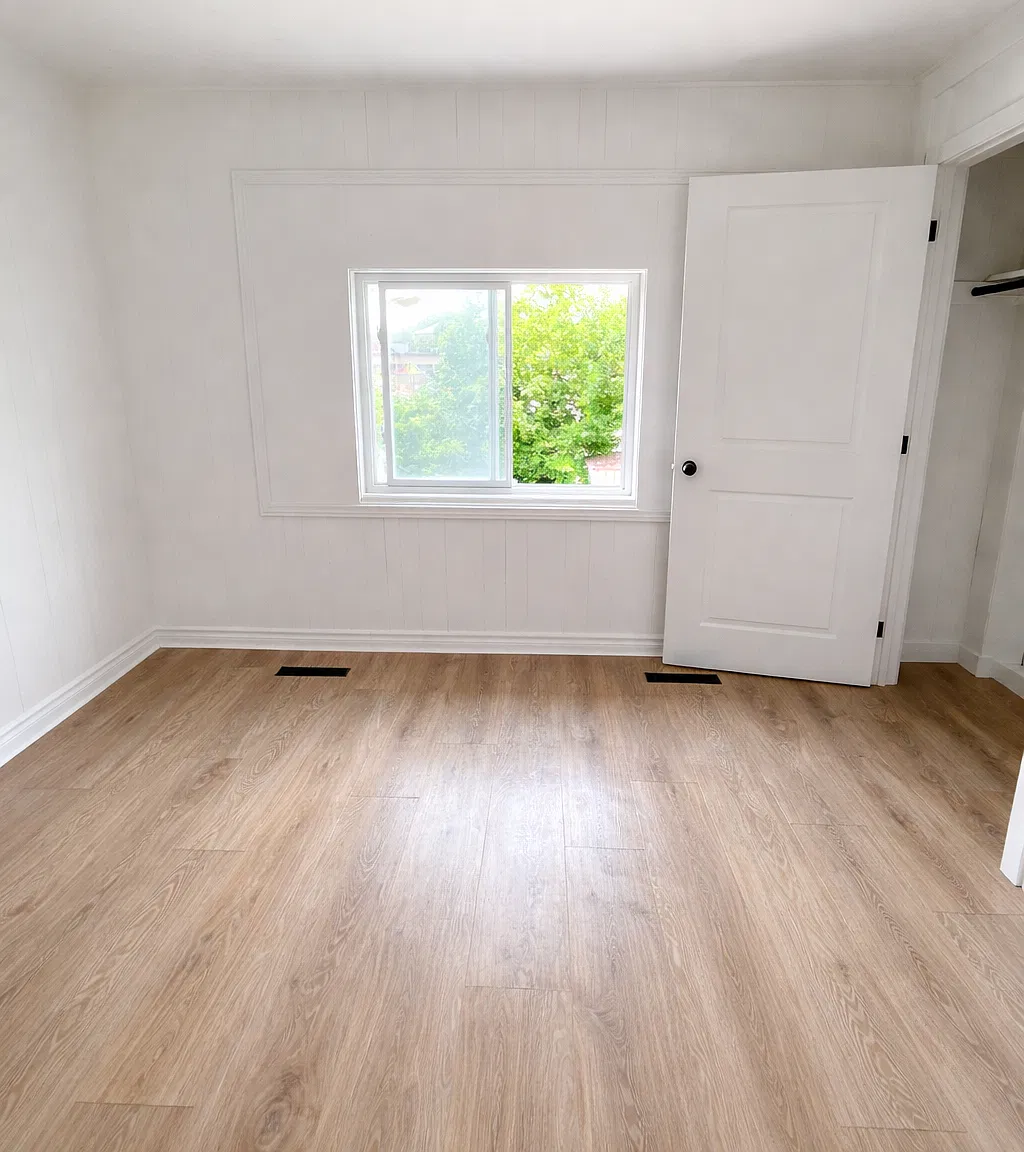 19 Wellington Street — Photo 4