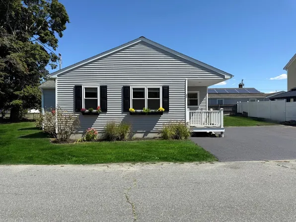 32 Veranda Ave, Swansea, MA 02777