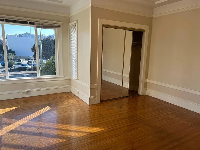 495 27th Ave #8 — Photo 4