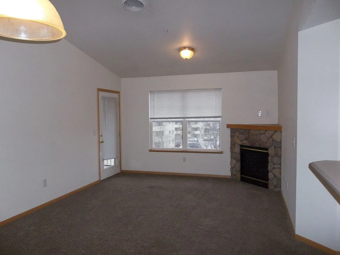 5225 White Willow Dr — Photo 2