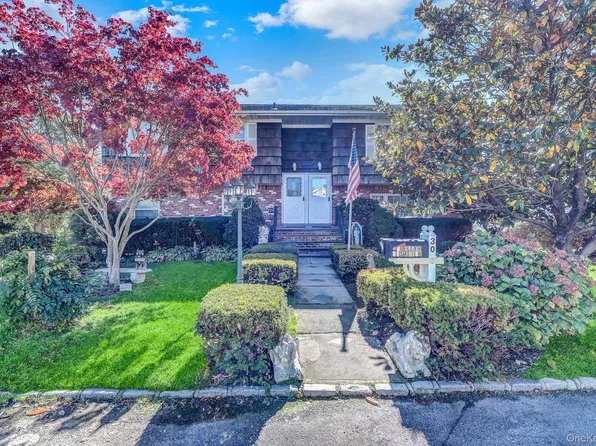 30 Gaffney Street, Glen Cove, NY 11542