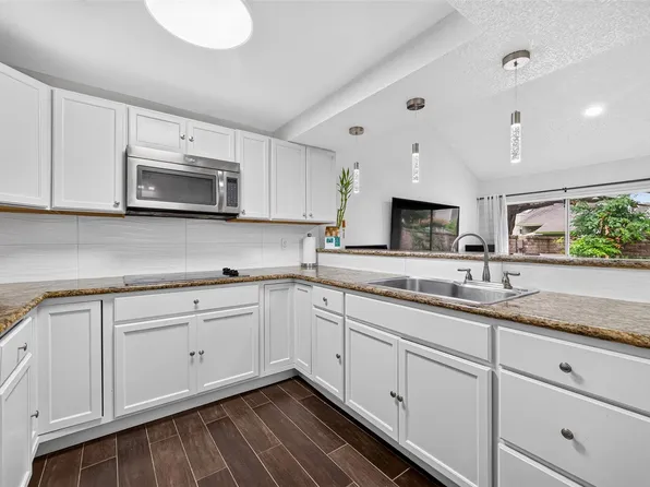 13025 Leader St, Houston, TX 77072