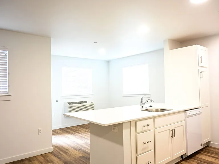 Harrison Village Apartments — Photo 28