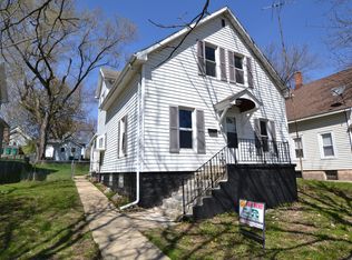 919 Summit St, Joliet, IL 60435