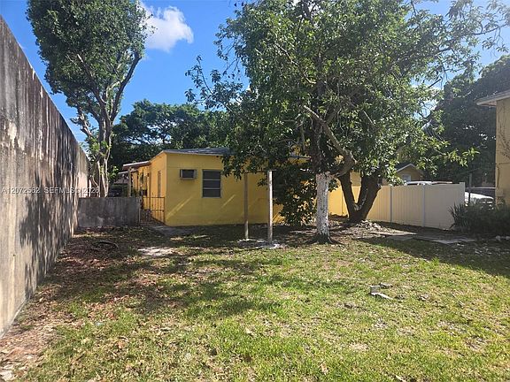3rd image of 1029 NW 28th St