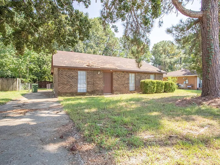 702 Placid Dr — Photo 10