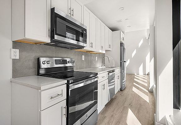 5th image of 204 Malcolm X Blvd #302