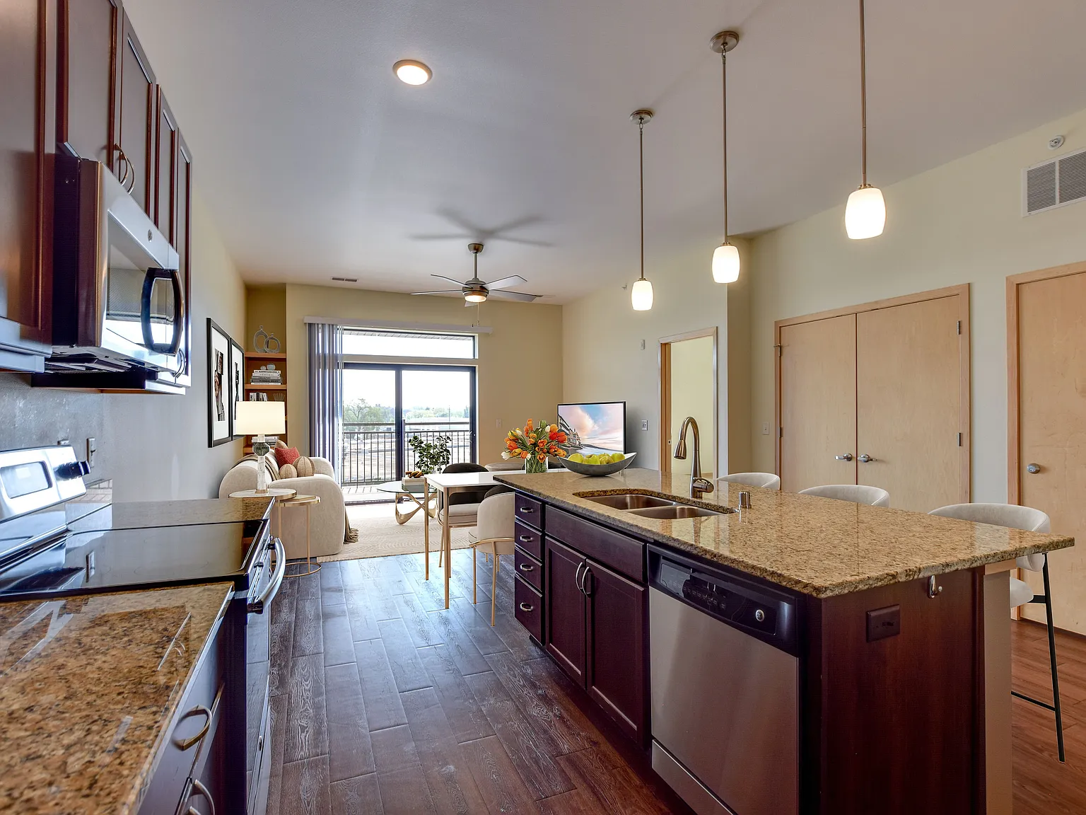 McKenzie Place Apartments — Photo 3