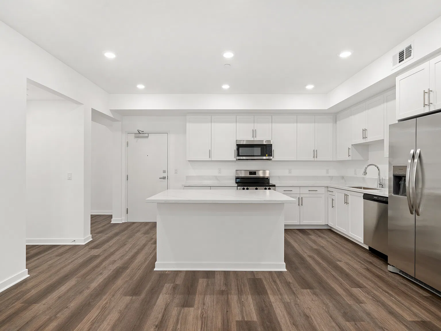 2 bed, 2.5 bath, 1409 sqft, $3,250 — Photo 4