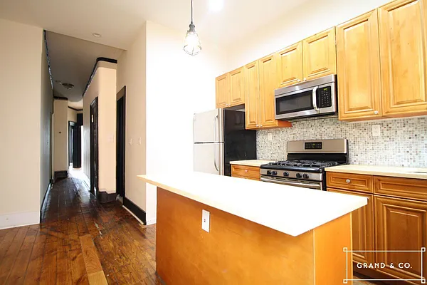 Rented by Grand & Co. | media 29