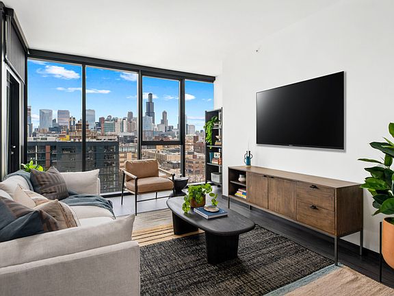 3rd image of 1380 W Randolph St #814
