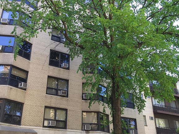 3rd image of 445 W Wellington Ave APT 10G