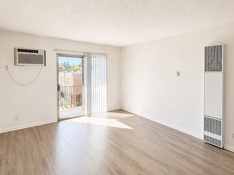 509 N Berendo St #110 — Photo 3