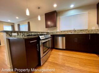 753 N 71st St, Seattle, WA 98103