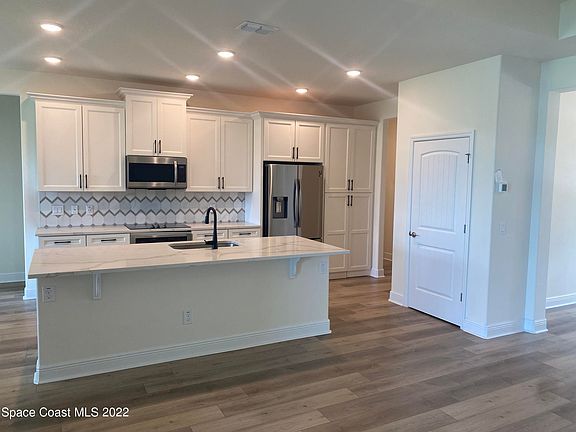 5th image of 1573 Killian Dr NE