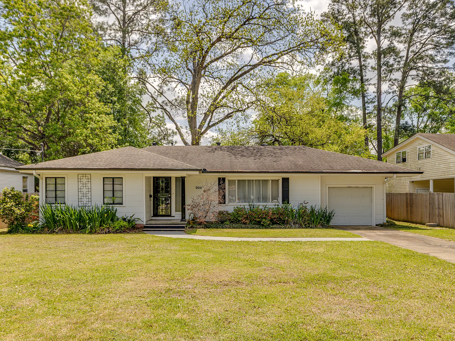 3 bed, 1333 sqft, $2,000 — Photo 1