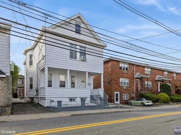 66 Union St, Lodi, NJ 07644