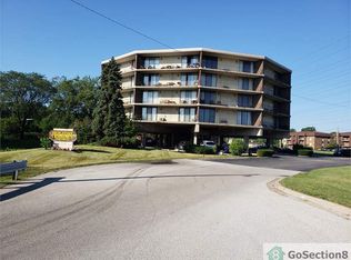 2304 Holiday Ter APT 201, Lansing, IL 60438